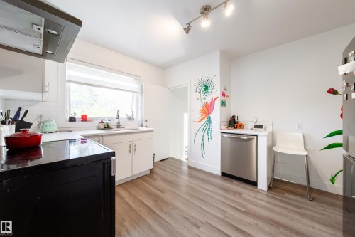 10671 63 Avenue Nw, Edmonton, AB 