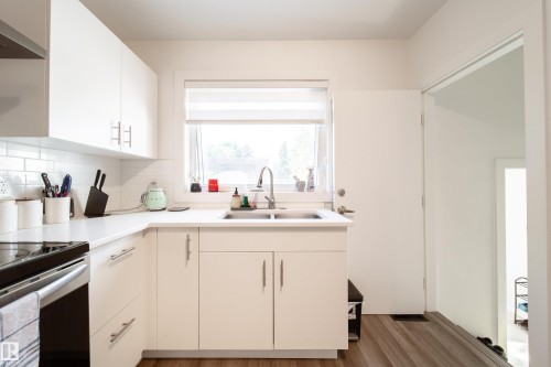 10671 63 Avenue Nw, Edmonton, AB 