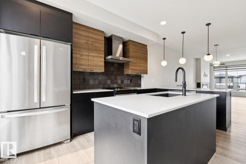 3290 Kulay Way Sw, Edmonton, AB - Indoor Photo Showing Kitchen With Upgraded Kitchen