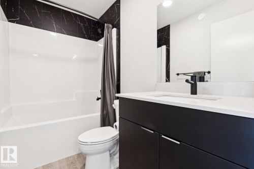 3290 Kulay Way Sw, Edmonton, AB - Indoor Photo Showing Bathroom