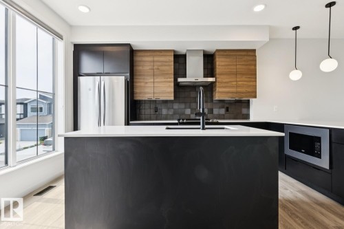 3290 Kulay Way Sw, Edmonton, AB - Indoor Photo Showing Kitchen With Upgraded Kitchen