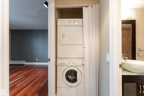 #901 10125 109 St Nw, Edmonton, AB 