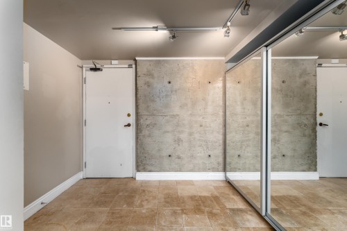 #901 10125 109 St Nw, Edmonton, AB 