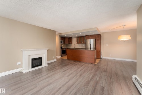 #901 10125 109 St Nw, Edmonton, AB 