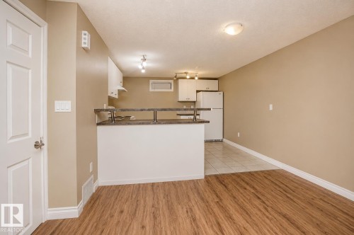 9072 52 Street Nw, Edmonton, AB 