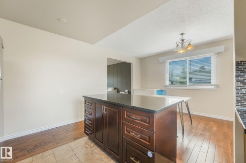 9532 138 Avenue Nw, Edmonton, AB 