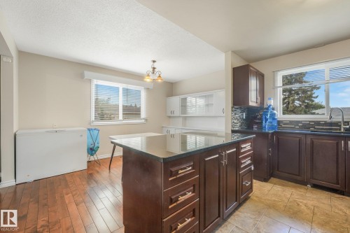 9532 138 Avenue Nw, Edmonton, AB 
