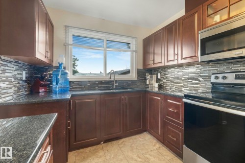 9532 138 Avenue Nw, Edmonton, AB 