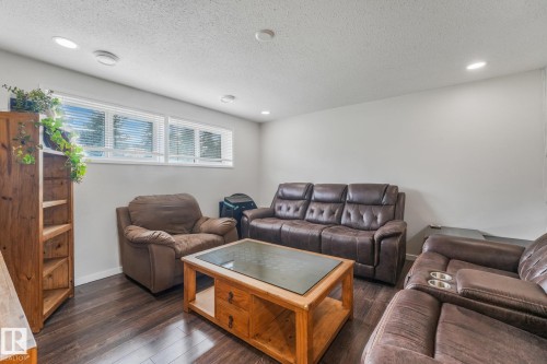9532 138 Avenue Nw, Edmonton, AB 