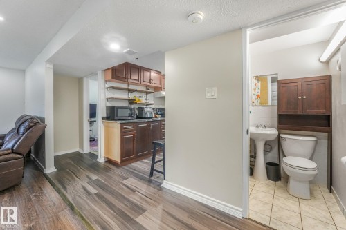 9532 138 Avenue Nw, Edmonton, AB 