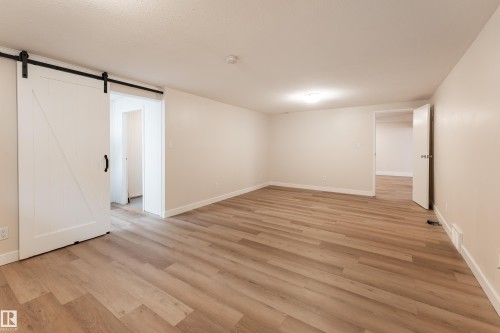 10415 39A Avenue Nw, Edmonton, AB 