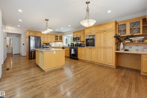 13908 89A Avenue Nw, Edmonton, AB 