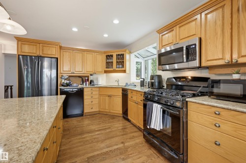 13908 89A Avenue Nw, Edmonton, AB 