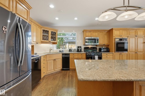 13908 89A Avenue Nw, Edmonton, AB 