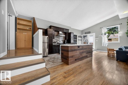 5211 94A Avenue Nw, Edmonton, AB 