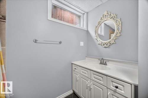 5211 94A Avenue Nw, Edmonton, AB 