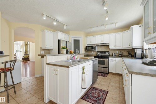 1222 Haliburton Close Nw, Edmonton, AB 