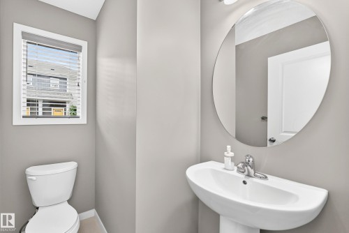 #155 2905 141 St Sw, Edmonton, AB - Indoor Photo Showing Bathroom