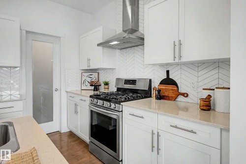 12120 177 Avenue Nw, Edmonton, AB - Indoor Photo Showing Kitchen With Upgraded Kitchen