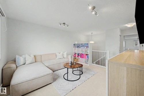12120 177 Avenue Nw, Edmonton, AB - Indoor