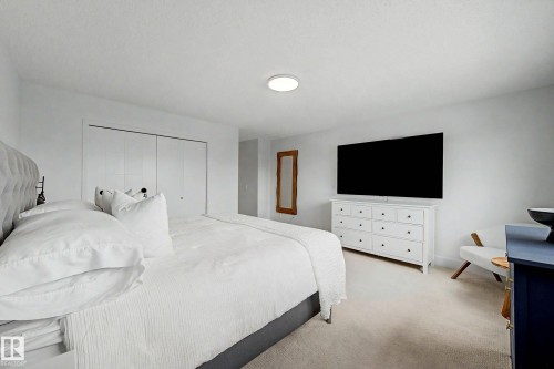 12120 177 Avenue Nw, Edmonton, AB - Indoor Photo Showing Bedroom