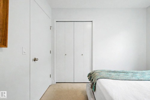 12120 177 Avenue Nw, Edmonton, AB - Indoor Photo Showing Bedroom
