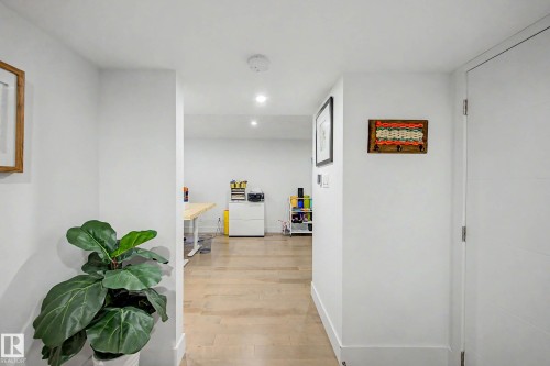 12120 177 Avenue Nw, Edmonton, AB - Indoor Photo Showing Other Room