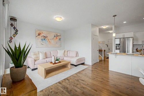 12120 177 Avenue Nw, Edmonton, AB - Indoor