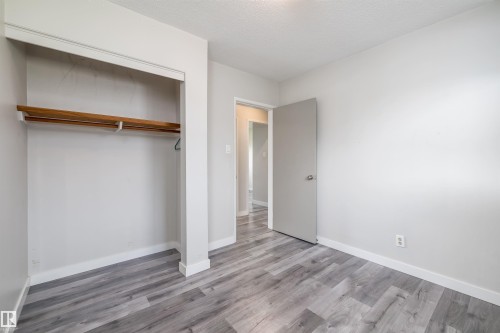 13207 77 Street Nw, Edmonton, AB - Indoor Photo Showing Other Room