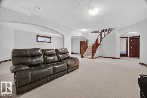 3606 Mclay Court Nw, Edmonton, AB 