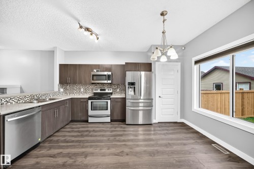1470 33 Street Nw, Edmonton, AB 