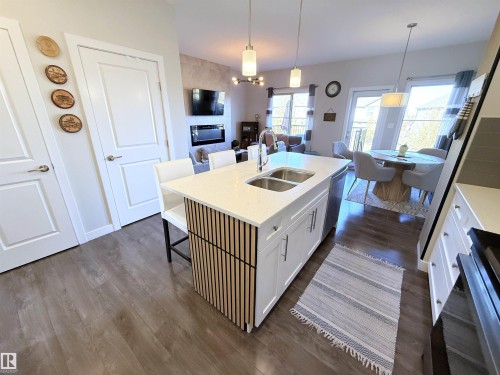 98 Greenbury Close, Spruce Grove, AB - Indoor Photo Showing Kitchen With Double Sink