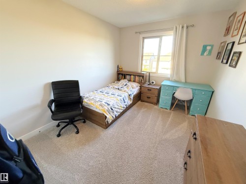 98 Greenbury Close, Spruce Grove, AB - Indoor Photo Showing Bedroom