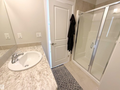 98 Greenbury Close, Spruce Grove, AB - Indoor Photo Showing Bathroom