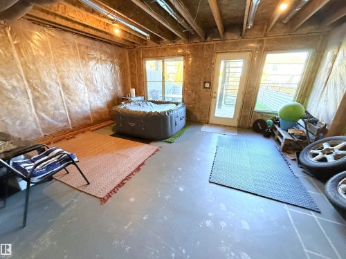 98 Greenbury Close, Spruce Grove, AB - Indoor Photo Showing Other Room