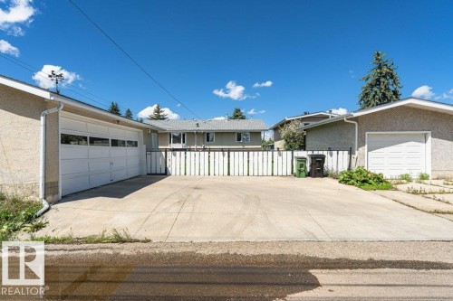 Concrete driveway - 11415 56 Avenue Nw, Edmonton, AB 