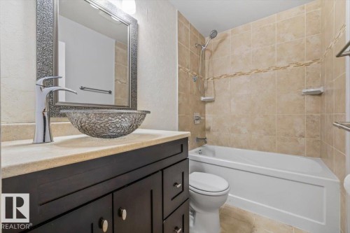 8663 64 Avenue Nw, Edmonton, AB 