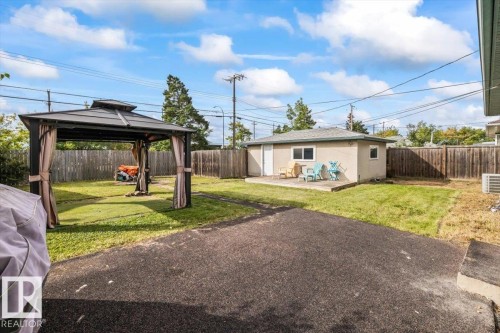 8663 64 Avenue Nw, Edmonton, AB 
