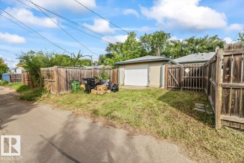 8663 64 Avenue Nw, Edmonton, AB 