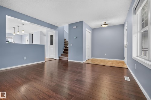5241 2A Avenue Sw, Edmonton, AB 