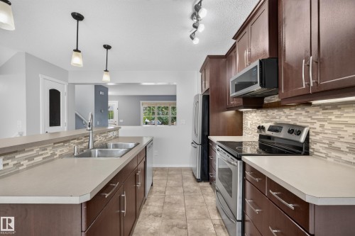 5241 2A Avenue Sw, Edmonton, AB 