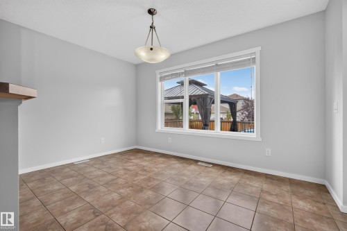 5241 2A Avenue Sw, Edmonton, AB 