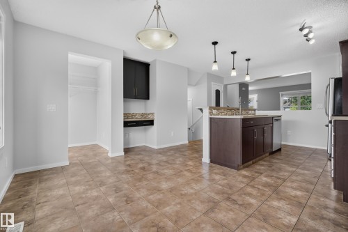 5241 2A Avenue Sw, Edmonton, AB 
