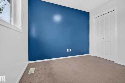 5241 2A Avenue Sw, Edmonton, AB 