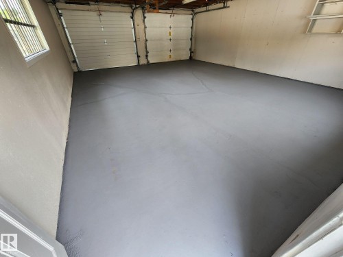 12023 137 Avenue Nw, Edmonton, AB - Indoor Photo Showing Garage