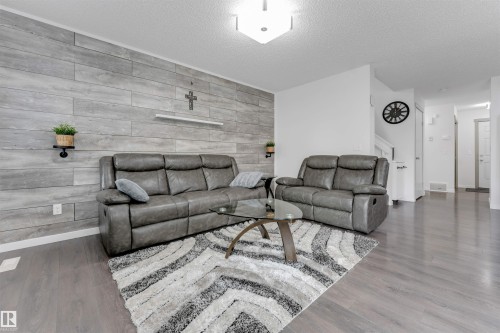 61 Springwood Way, Spruce Grove, AB - Indoor Photo Showing Living Room