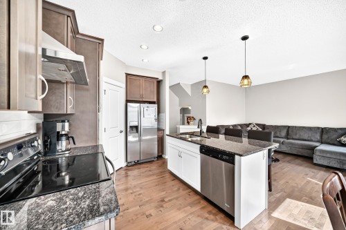 5633 175A Avenue Nw, Edmonton, AB 