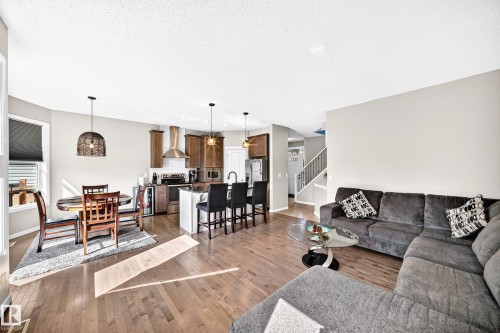 5633 175A Avenue Nw, Edmonton, AB 