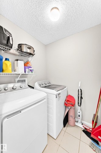 5633 175A Avenue Nw, Edmonton, AB 