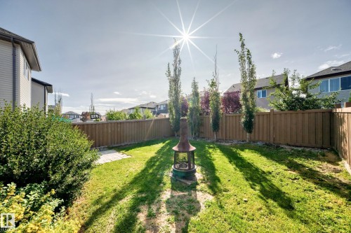 5633 175A Avenue Nw, Edmonton, AB 